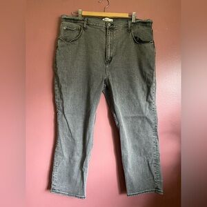 18S Abercrombie & fitch ultra high rise ankle straight jeans